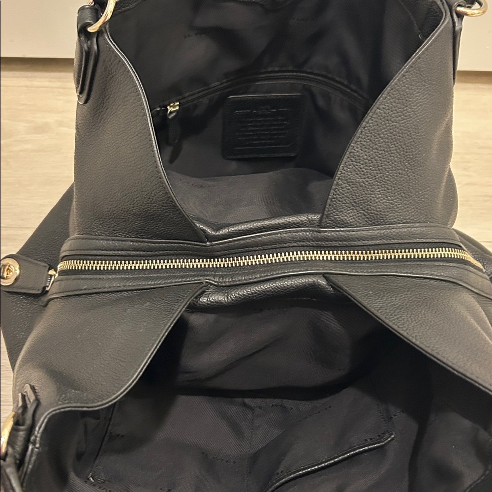 Coach Edie Shoulder Bag 31 in Pebbled Leather - Picture 13 of 17